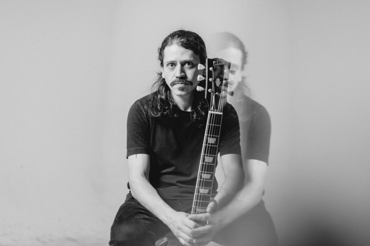 Brunno Veiga transforma anos de rock em um disco mais íntimo