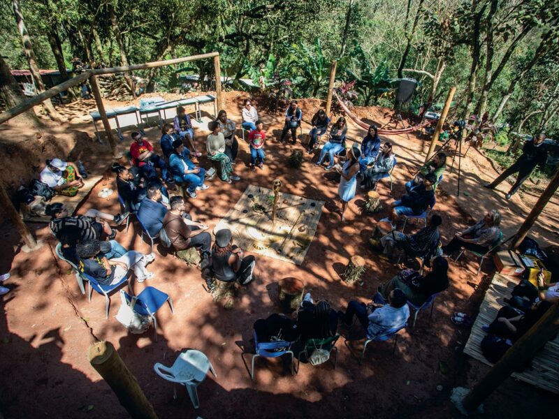 Territórios Digitais: estudo encontra devastação pela desinformação em comunidades quilombolas e indígenas