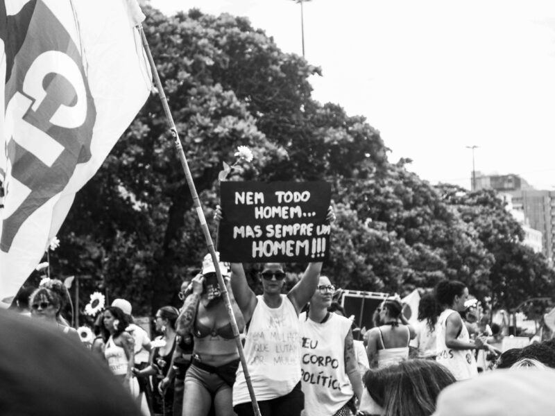 Por que jogadores acusados de violência sexual disputam a Copa do Mundo?
