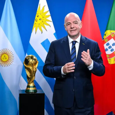 Infantino usa Copa em múltiplas sedes para se manter no poder