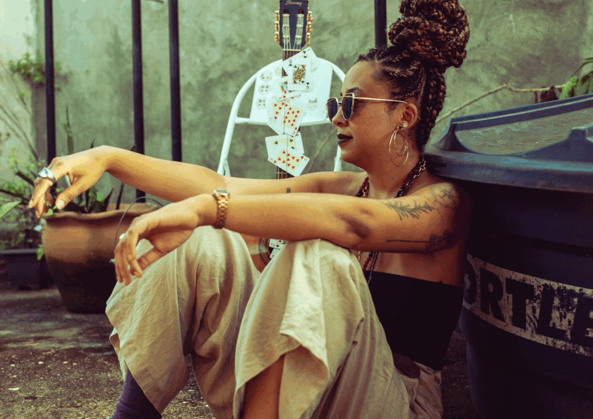 Letícia Fialho assina três faixas de ‘EQUILIBRIUM 2’ e canta com Maria Bethânia em ‘Ogum Me Rodeia’