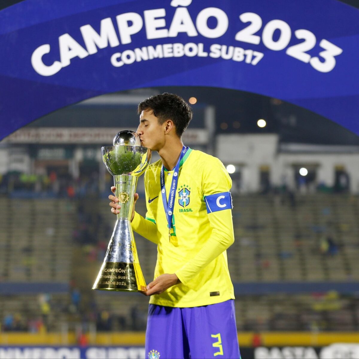 Vitor Reis surge como promessa para a zaga da Seleção Brasileira