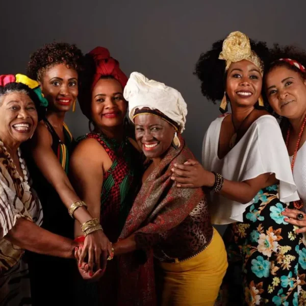 ELLA abre inscrições para aulão gratuito sobre Mulherismo Africano com Katiúscia Ribeiro