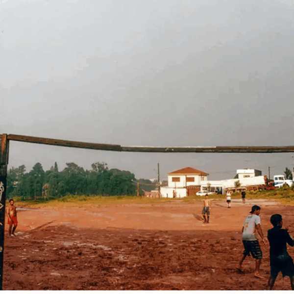 A extinção da várzea e o antropofagismo futebolístico