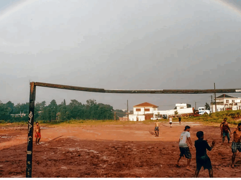 A extinção da várzea e o antropofagismo futebolístico